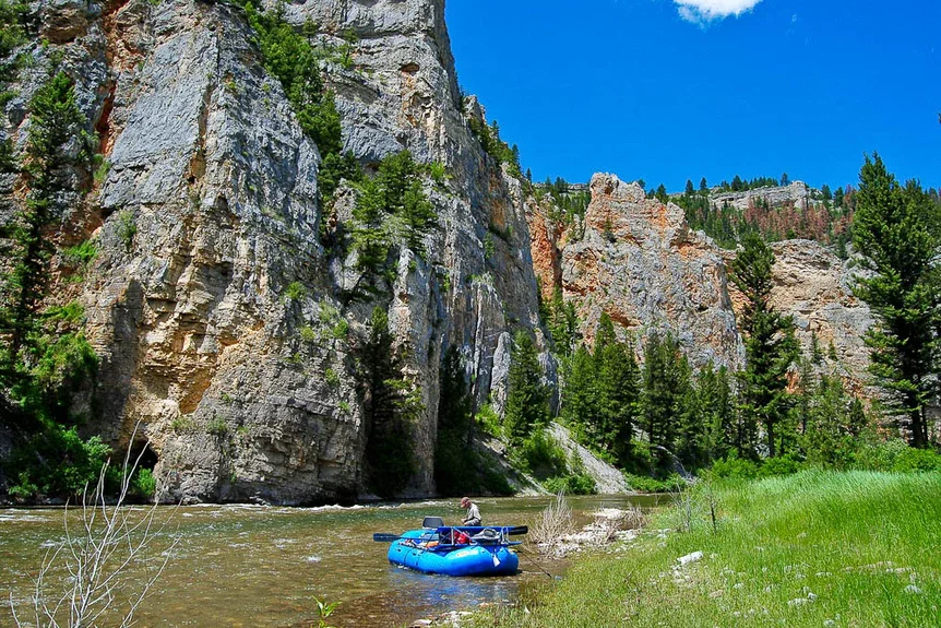 Montana Fishing Guide 2026: From Remote River Floats to Expert Ice Angling