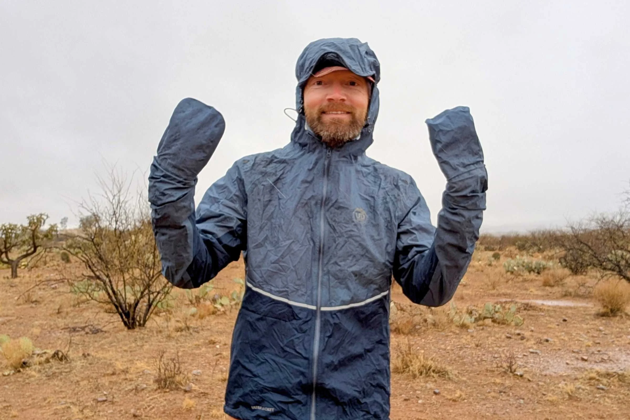 Close-up of the integrated hand covers on the sleeves of the Ultimate Direction Ultra II.